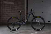 Load image into Gallery viewer, Privateer 141 complete bike in grey