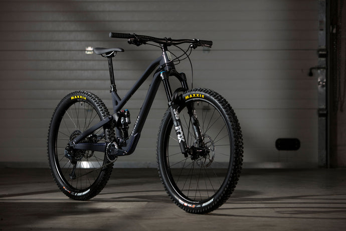 Privateer 141 complete bike 