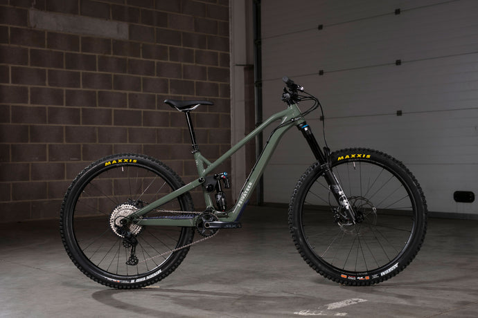 Privateer 161 complete bike in green